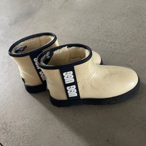 Ugg classic mini waterproof boot